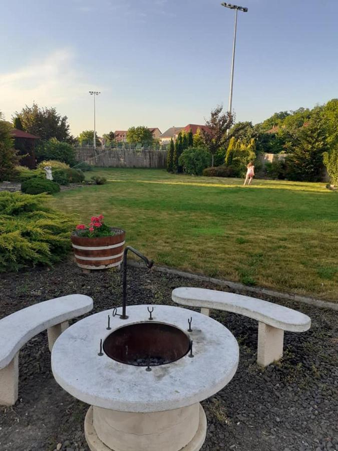 Ani Vendeghaz Egerszalok Appartement Buitenkant foto